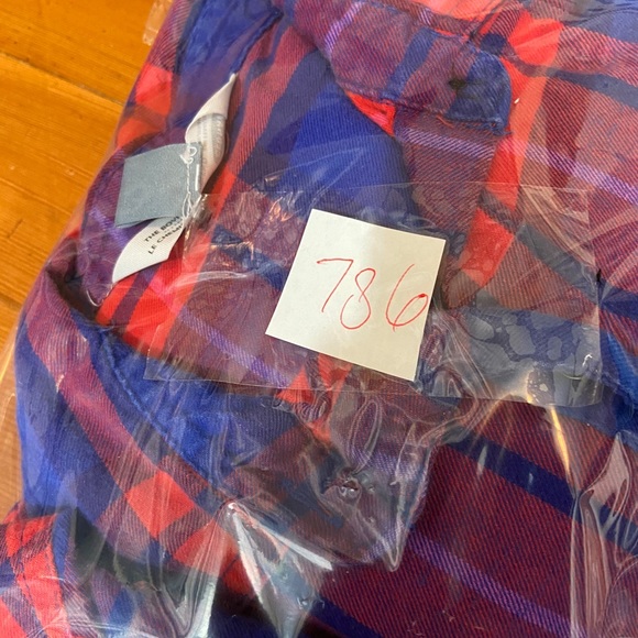 Old navy plaid “the boyfriend shirt” size small - Picture 15 of 15